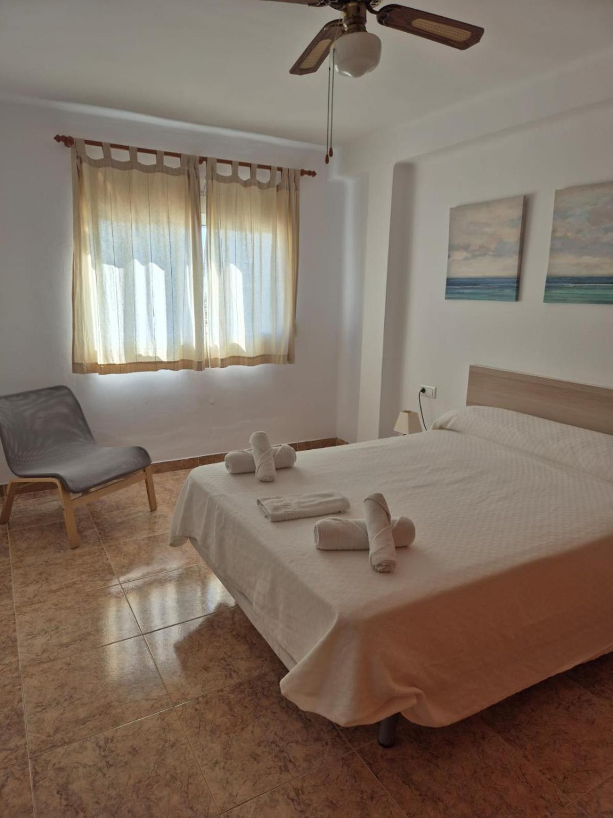 2ºa Escobar Apartment Нерха Екстериор снимка